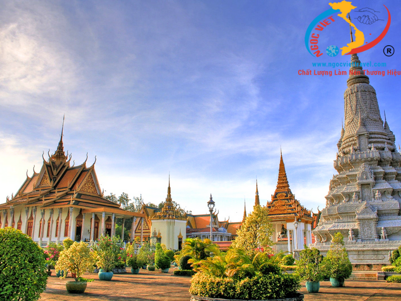 TOUR CAMPUCHIA - SIEM REAP - SIHANOUK - BOKOR  - PHNOM PENH